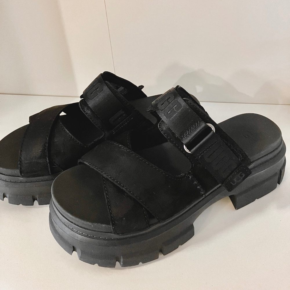 UGG Ashton Lug Black Size 8 Sandal Platform Chunky Slide Leather Nubuck